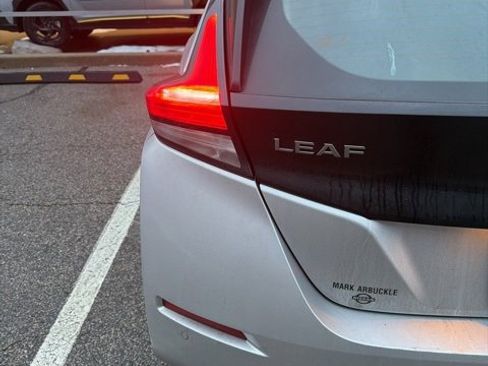 Used 2023 Nissan Leaf S image 17