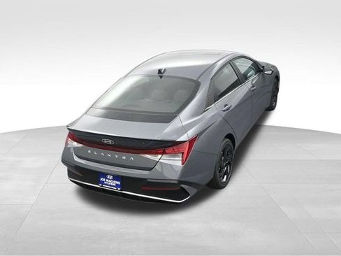 New 2026 Hyundai Elantra SEL Sport Premium FWD image 28