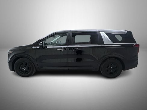 Used 2025 Kia Carnival image 8