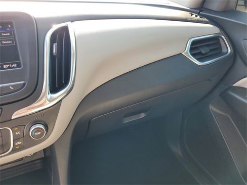 Used 2021 Chevrolet Equinox LS image 27