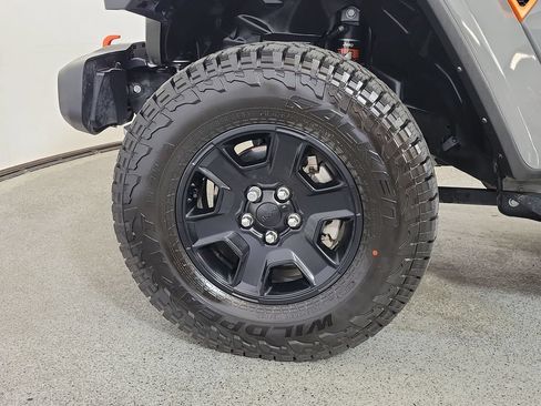 Used 2021 Jeep Gladiator Mojave w/ Trailer Tow Package AWD/4WD image 9