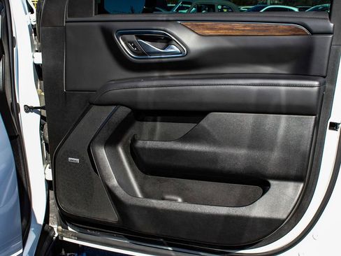 Used 2023 Chevrolet Tahoe High Country AWD/4WD image 13