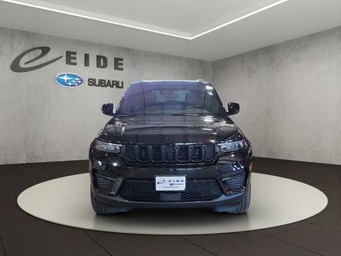 Used 2023 Jeep Grand Cherokee Altitude AWD/4WD image 9