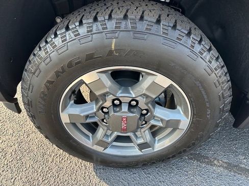 New 2025 GMC Sierra 2500 SLT w/ SLT Premium Package image 15