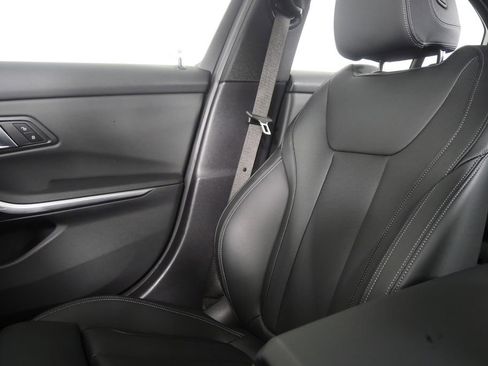 Certified 2025 BMW 330i Sedan image 25