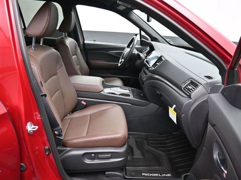 Certified 2025 Honda Ridgeline RTL image 24
