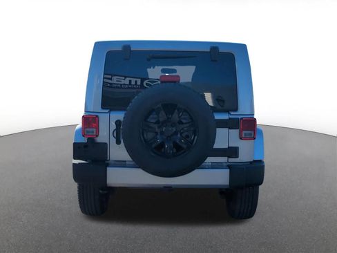 Used 2017 Jeep Wrangler Unlimited Sahara w/ Dual Top Group AWD/4WD image 5