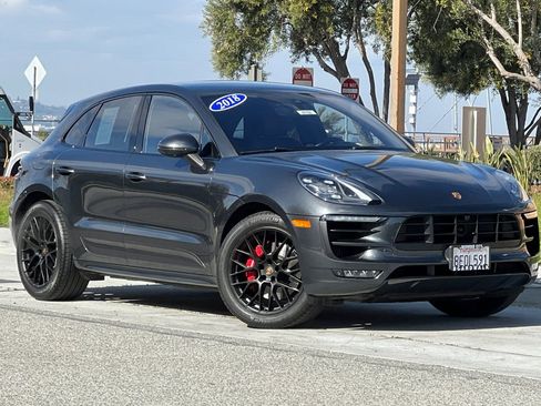 Used 2018 Porsche Macan GTS image 2