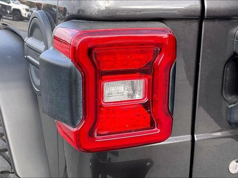 Used 2020 Jeep Wrangler Unlimited Rubicon AWD/4WD image 24