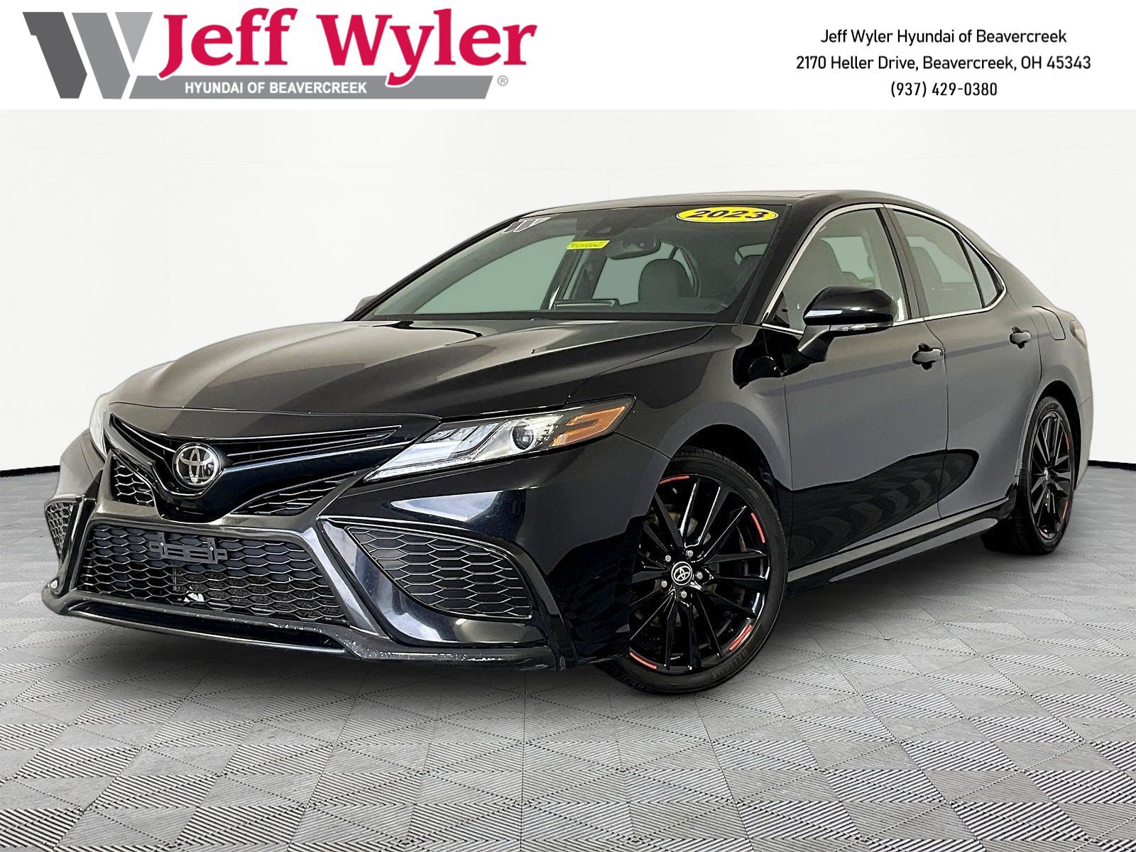 Used 2023 Toyota Camry XSE FWD image 1