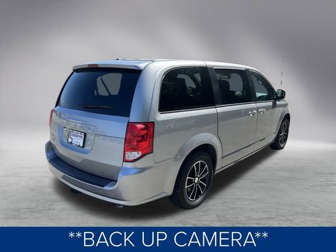 Used 2019 Dodge Grand Caravan SE image 5