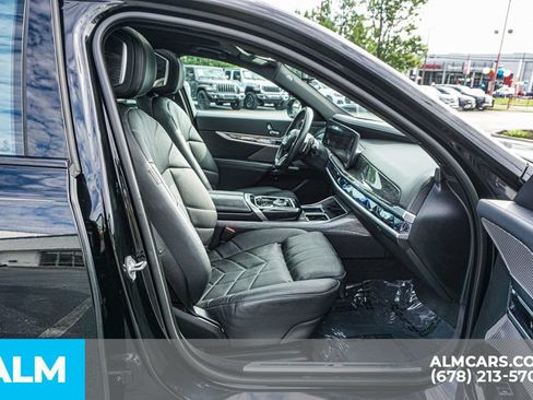 Used 2024 BMW 740i xDrive AWD/4WD image 22