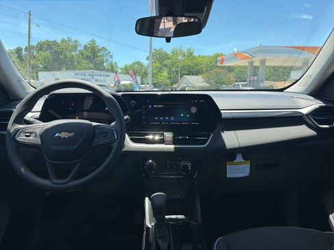 New 2026 Chevrolet TrailBlazer LT w/ Driver Confidence Package FWD image 11