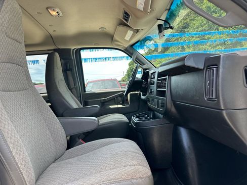 Used 2023 Chevrolet Express 3500 LS RWD image 16