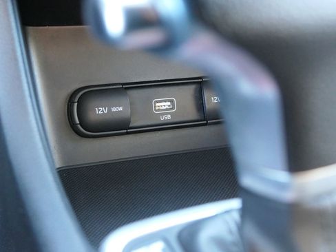 Used 2022 Kia Sportage LX image 21