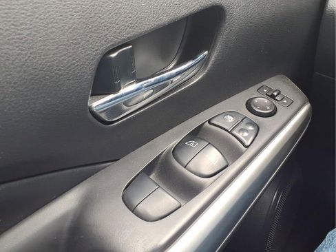 Used 2020 Nissan Kicks SR w/ SR Premium Package image 21