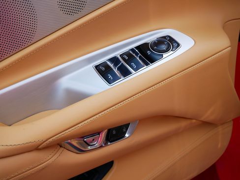 Used 2025 Chevrolet Corvette E-Ray AWD/4WD image 13