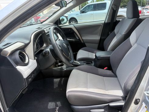 Used 2013 Toyota RAV4 XLE FWD image 10