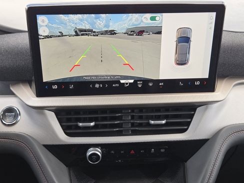 Used 2025 Ford Explorer Active w/ Active Comfort Package RWD image 18