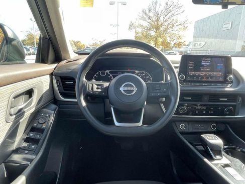 Used 2023 Nissan Rogue S image 12