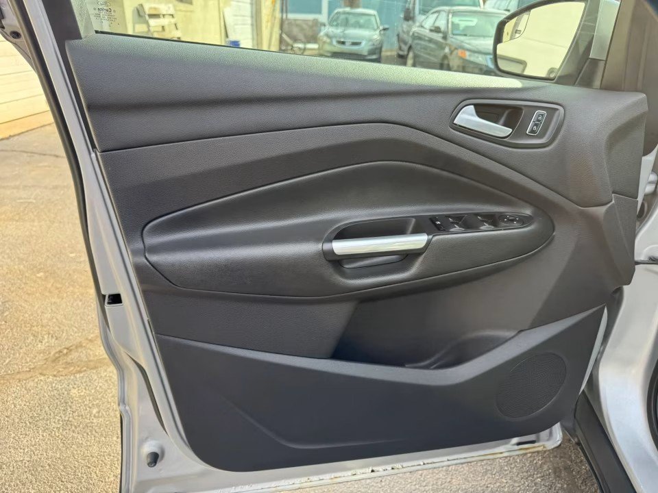 Used 2015 Ford Escape SE AWD/4WD image 13