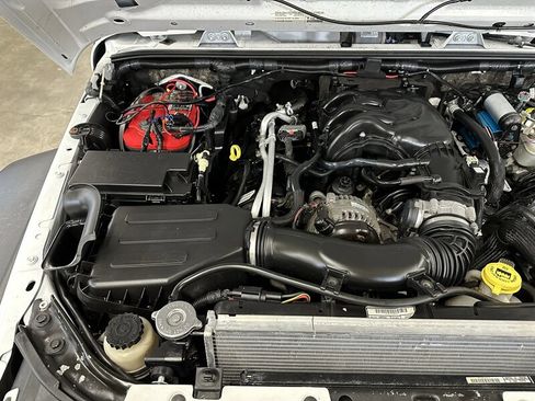 Used 2015 Jeep Wrangler Rubicon w/ Power Convenience Group AWD/4WD image 37