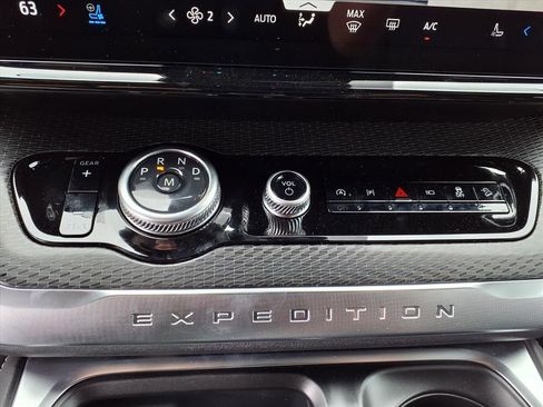 New 2026 Ford Expedition Platinum w/ Stealth Appearance Package AWD/4WD image 18