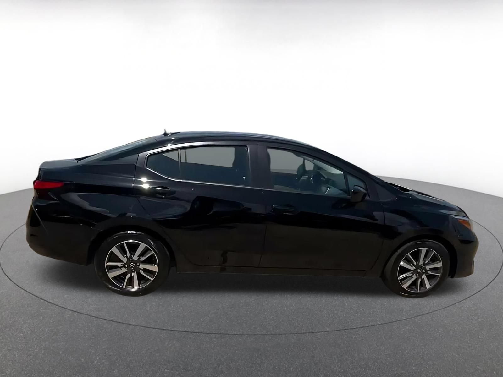 Used 2025 Nissan Versa SV FWD image 15