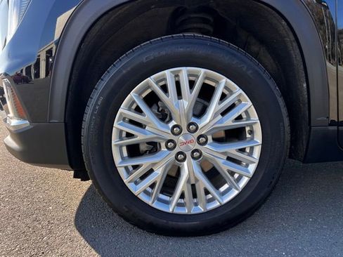 Used 2024 GMC Acadia Elevation image 12