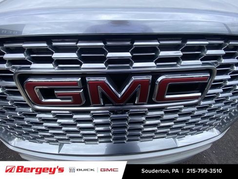 Certified 2022 GMC Yukon XL Denali w/ Denali Premium Package AWD/4WD image 35