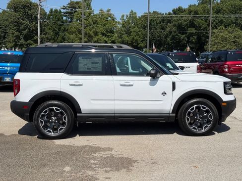 New 2025 Ford Bronco Sport Outer Banks w/ Outer Banks Tech Package+ AWD/4WD image 2