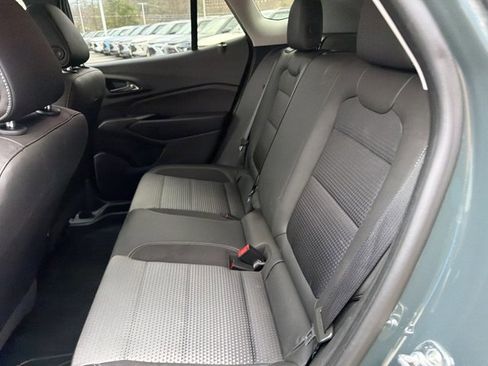 Used 2025 Chevrolet Trax LT FWD image 13