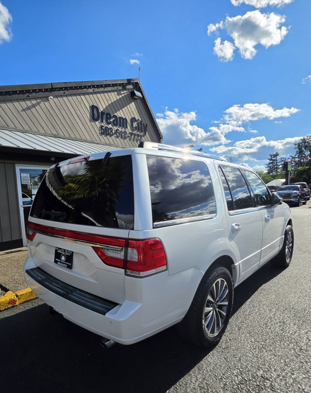 Used 2016 Lincoln Navigator Select RWD image 7