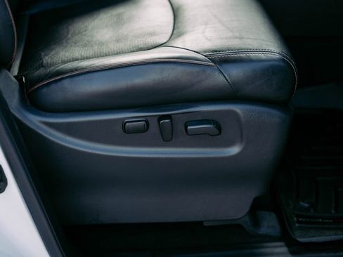 Used 2017 Nissan Armada Platinum image 17