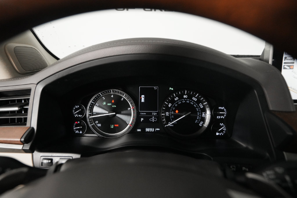 Used 2018 Lexus LX 570 4WD w/ Luxury Package image 11