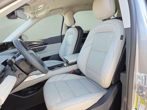 New 2026 Lincoln Nautilus Premier image 15