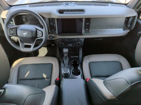 Used 2024 Ford Bronco Wildtrak AWD/4WD image 32