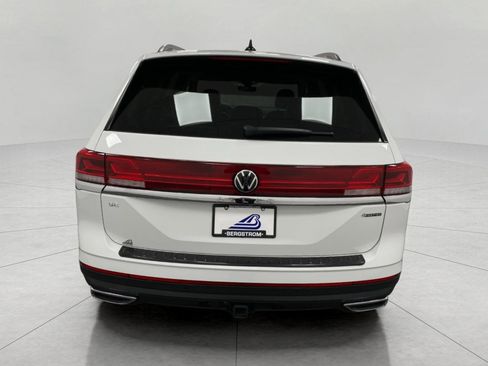 Used 2024 Volkswagen Atlas SE image 6
