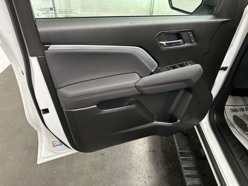 Used 2025 Chevrolet Colorado Z71 AWD/4WD image 19