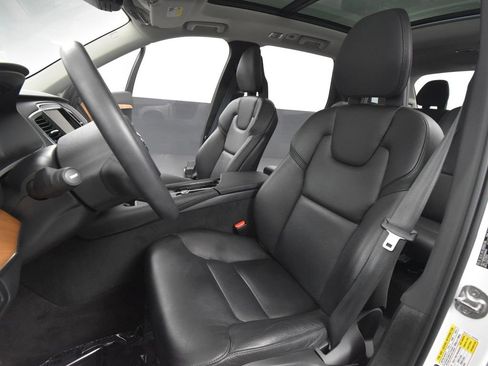 Used 2022 Volvo XC90 T8 Inscription Expression w/ Climate Package image 23