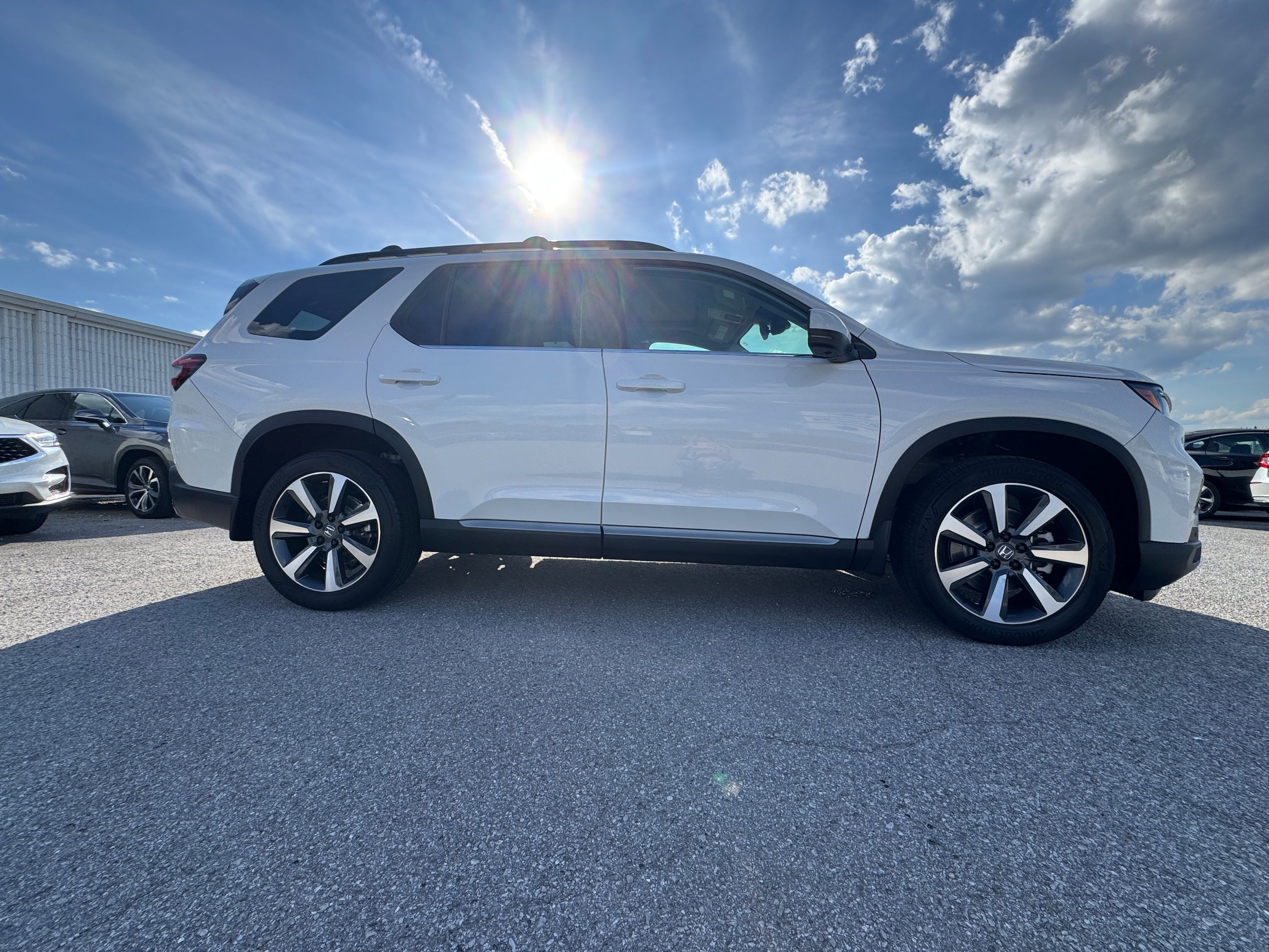 Used 2023 Honda Pilot Elite image 4