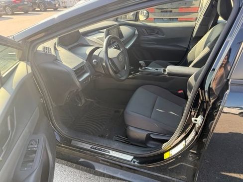 Used 2023 Toyota Prius LE AWD/4WD image 5