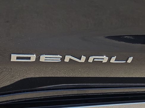 Used 2024 GMC Sierra 1500 Denali w/ Technology Package AWD/4WD image 7
