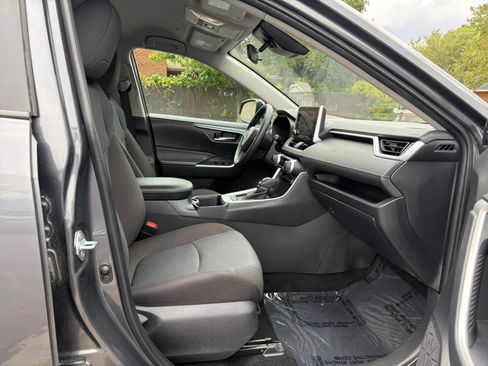 Used 2025 Toyota RAV4 XLE AWD/4WD image 29