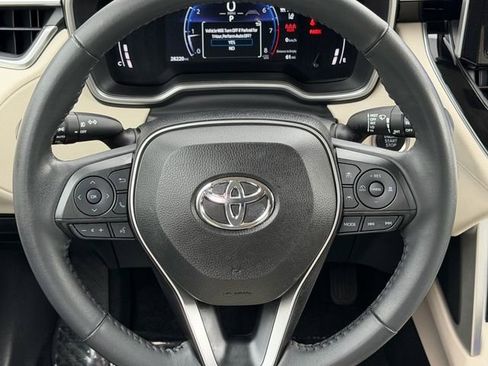 Used 2023 Toyota Corolla Cross XLE FWD image 12