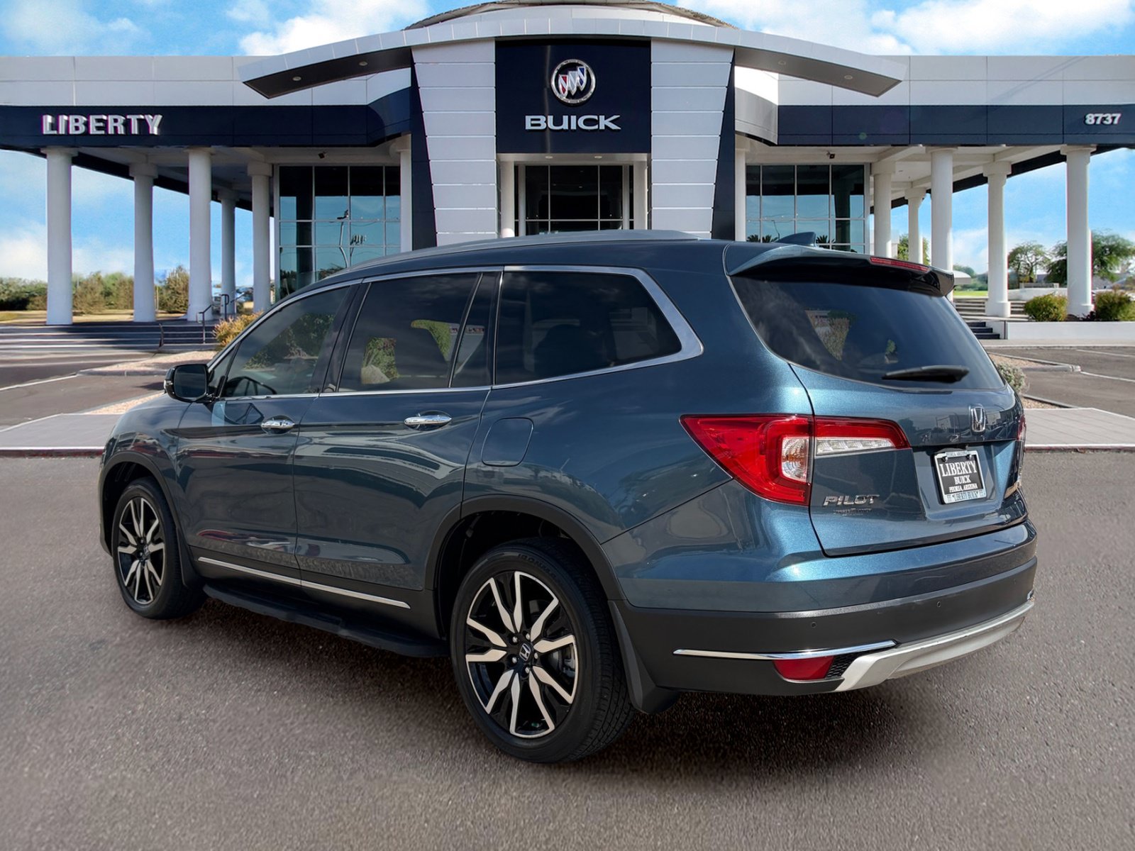 Used 2019 Honda Pilot Touring image 8