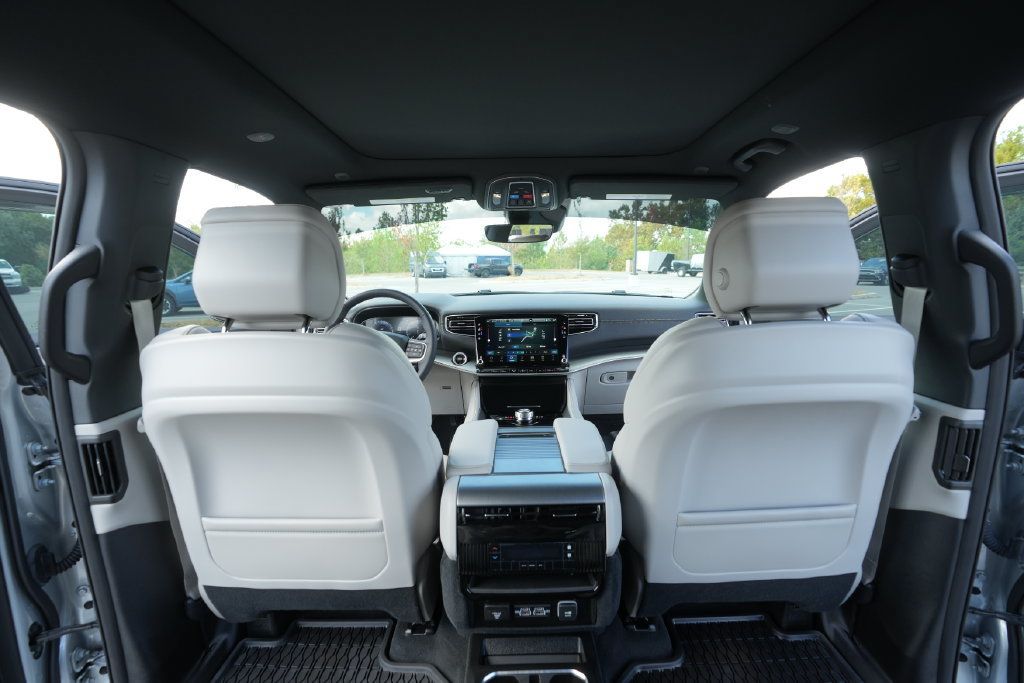 Used 2026 Jeep Grand Wagoneer 2WD w/ Premium Group I image 26
