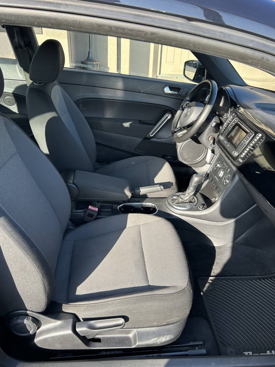 Used 2019 Volkswagen Beetle 2.0T S FWD image 13