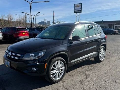 Used 2013 Volkswagen Tiguan SE image 1