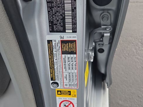 Used 2017 Toyota Camry LE image 51